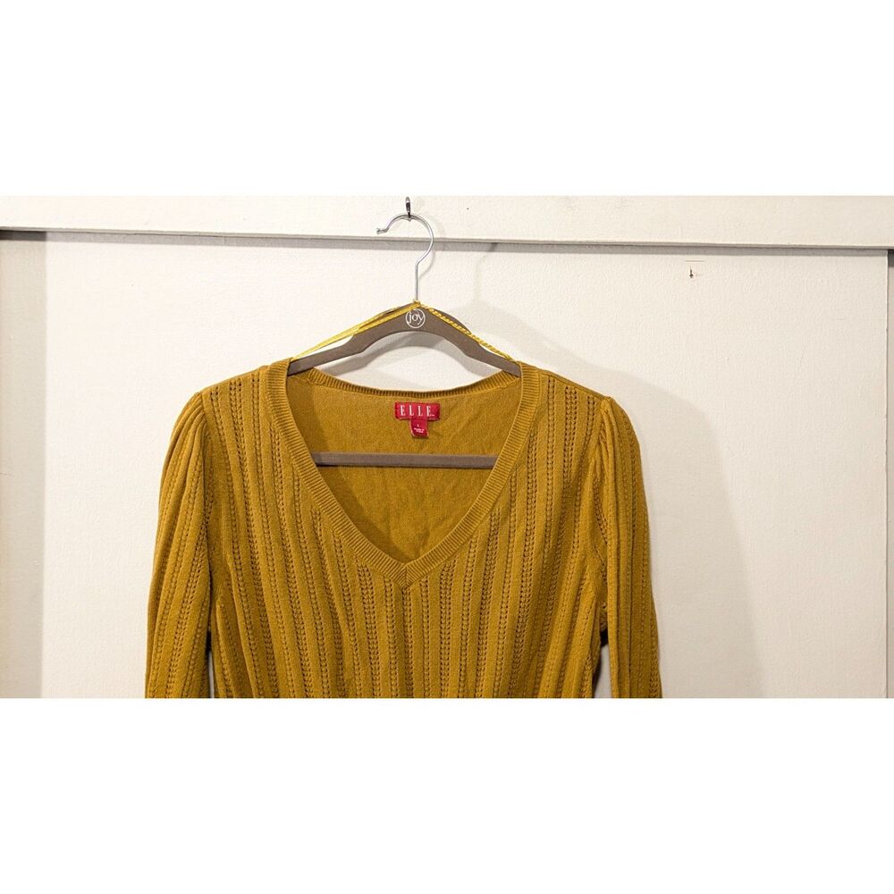 mustard yellow V-neck sweater by Elle sz. L